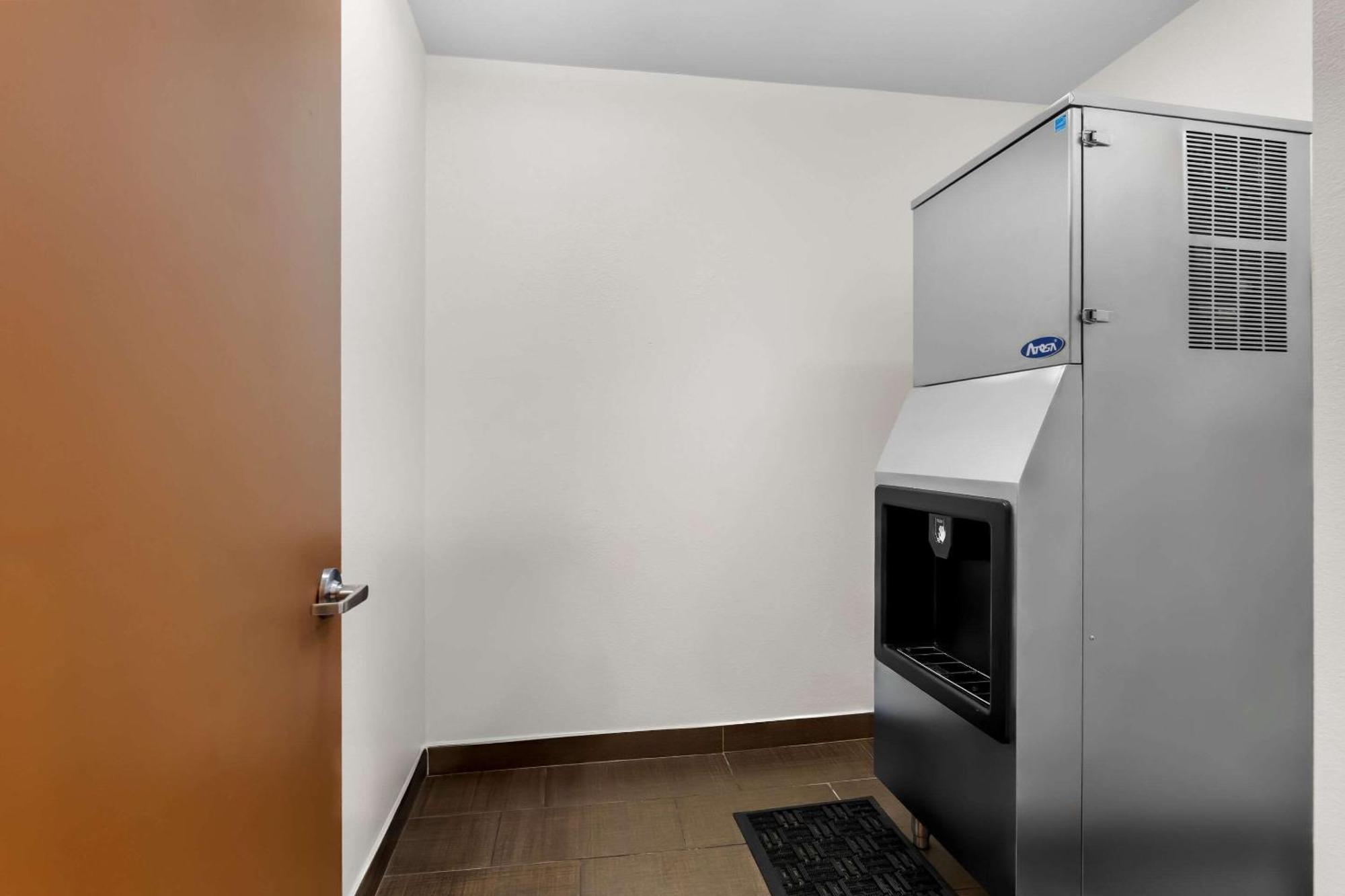 Comfort Suites Clovis Buitenkant foto