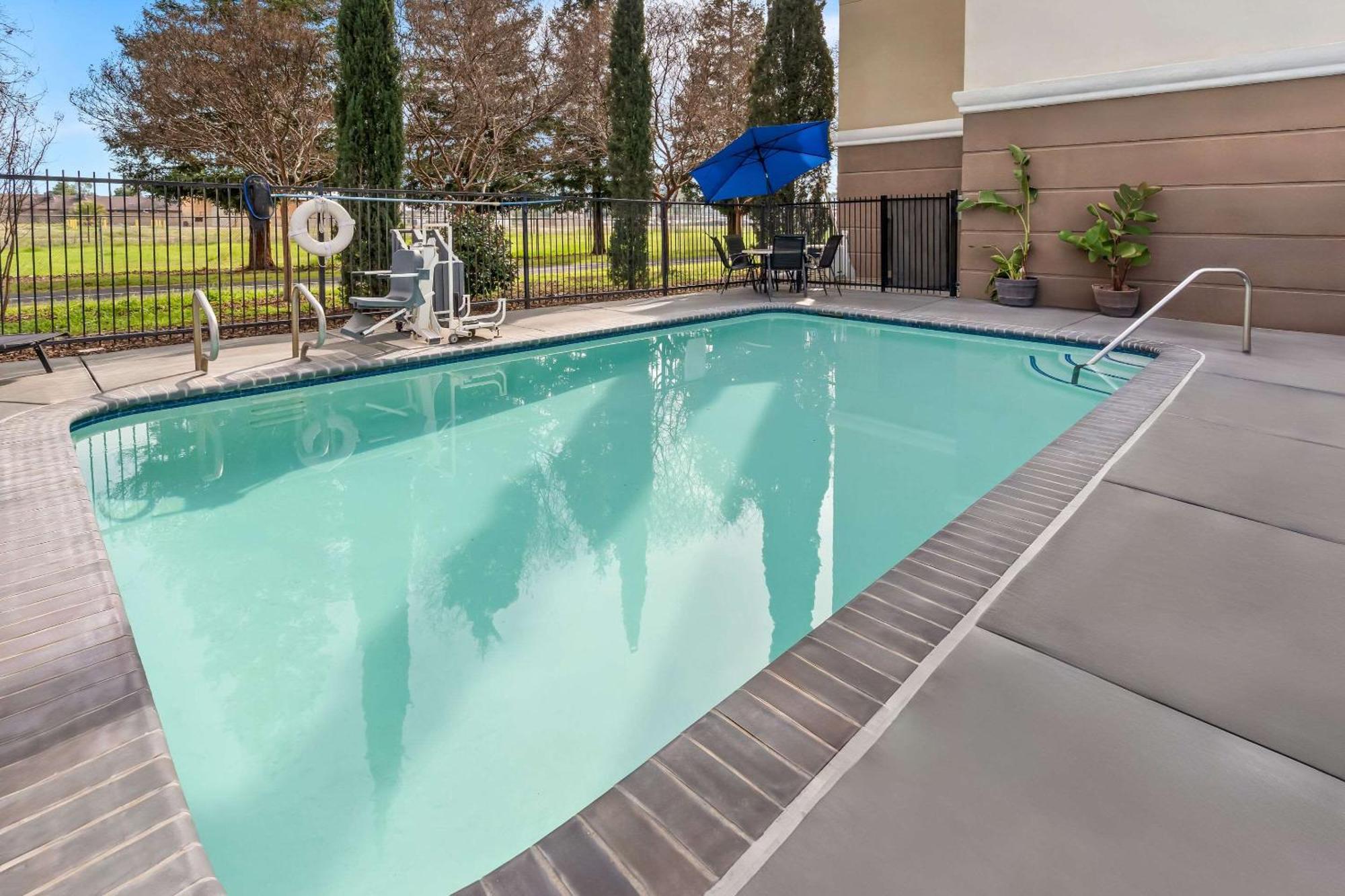 Comfort Suites Clovis Buitenkant foto